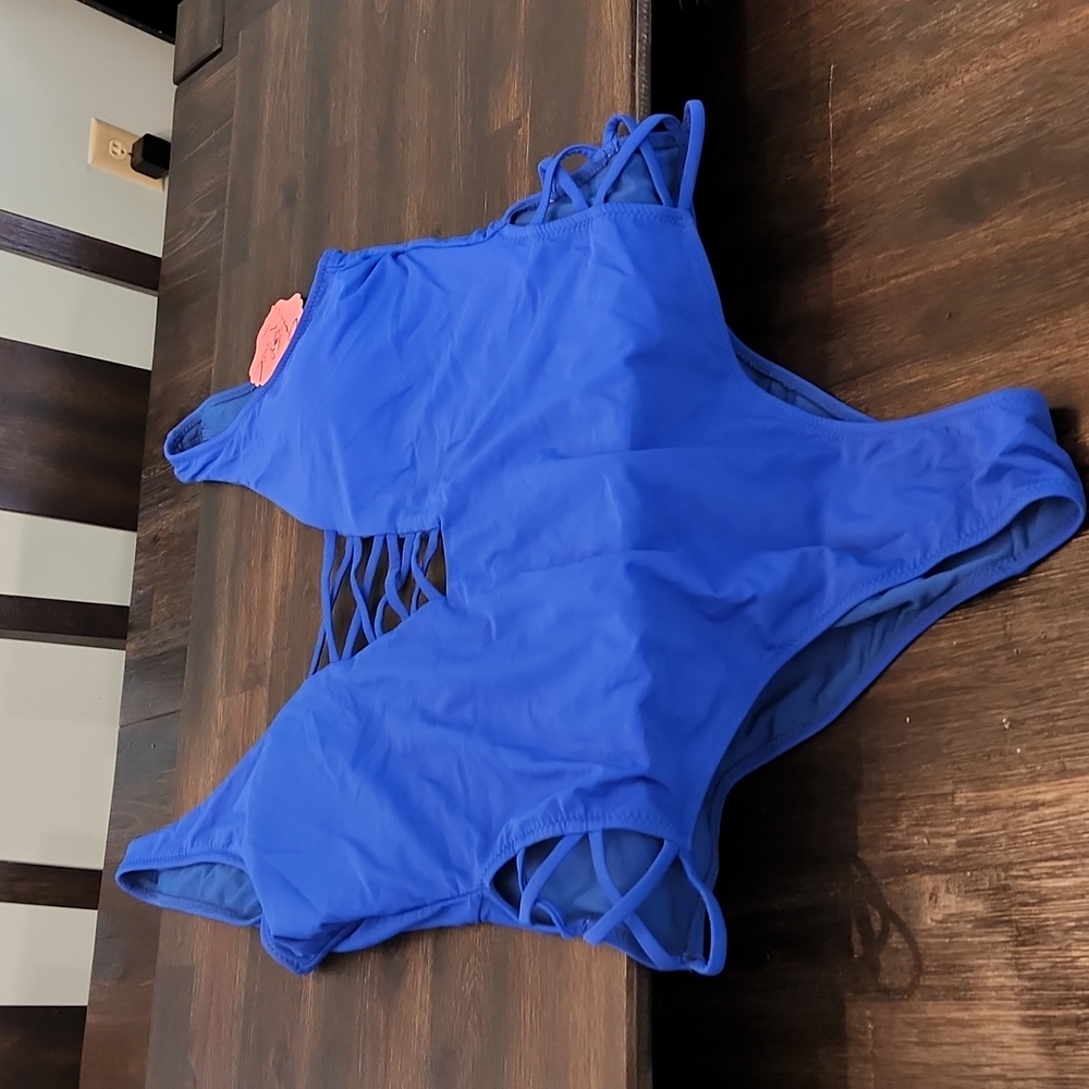 Women's plus size bathing suit